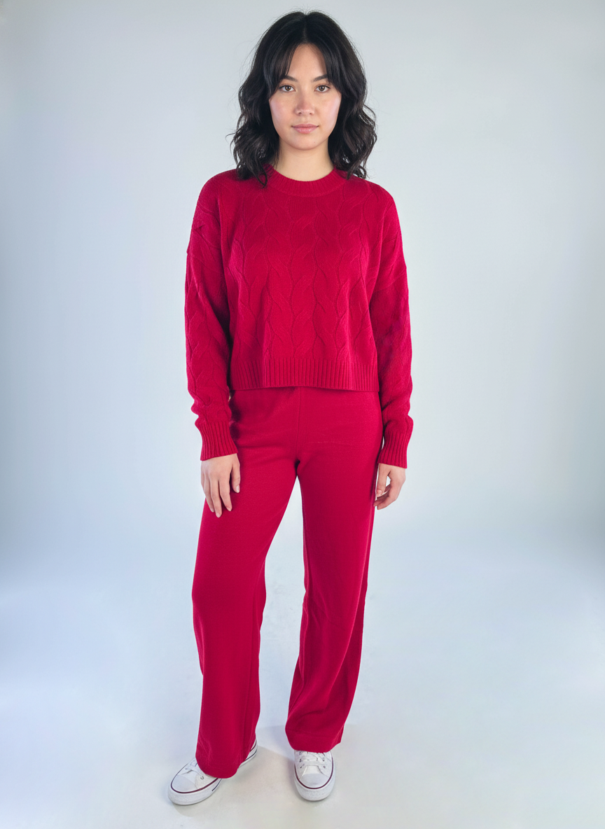 Two-piece set with a cable-knit sweater and trousers